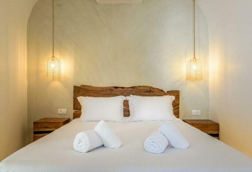 자쿠지 스위트, Anila Suites