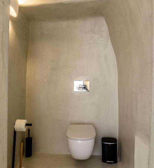 자쿠지 스위트, Anila Suites