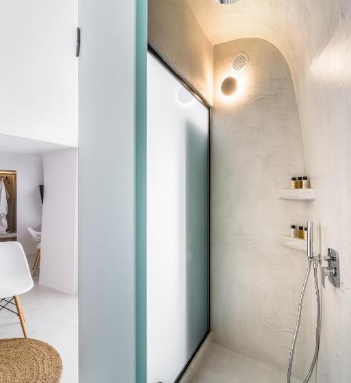 자쿠지 스위트, Anila Suites