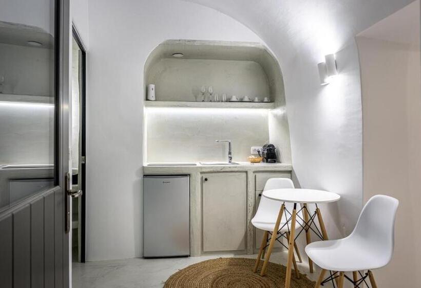 자쿠지 스위트, Anila Suites