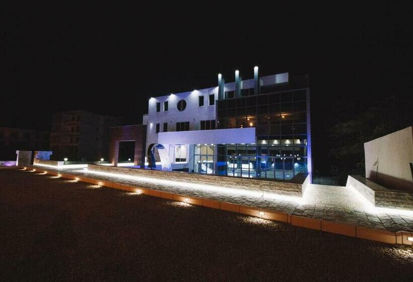 آپارتمان 1 خوابه با چشمانداز استخر, Liana