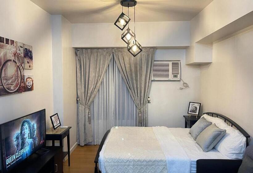 Studio Deluxe, 8 Adriatico