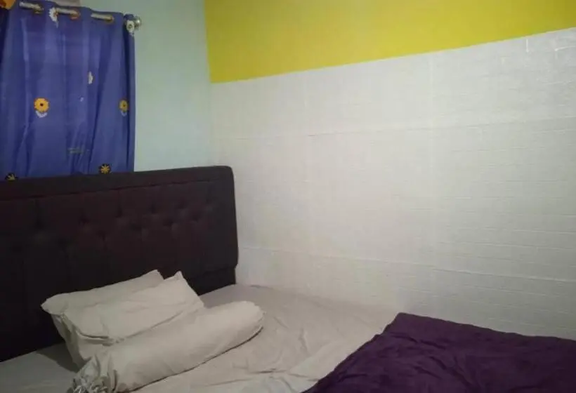 スタンダードルーム, Express O 91477 Fazira Home Stay Syariah