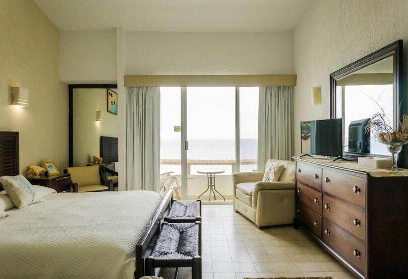 デラックススタジオ, Solymar Beach Condos