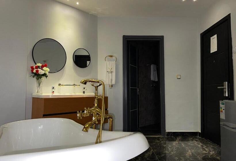 سوئیت با تخت بزرگ, Hôtel Vendôme Douala