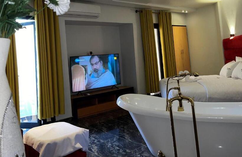 سوئیت با تخت بزرگ, Hôtel Vendôme Douala