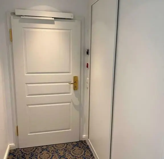 اتاق سوپریور, Art Hotel House One