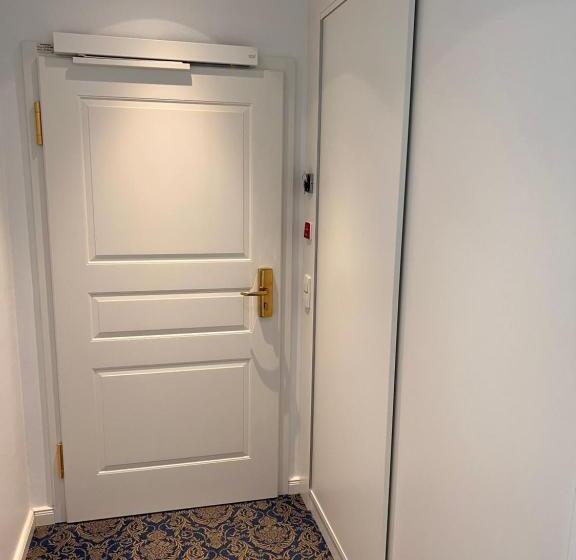 스탠다드 룸 킹사이즈 침대, Art Hotel House One