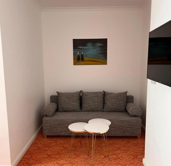 장애인을 위한 킹사이즈 침대 스탠다드 룸, Art Hotel House One