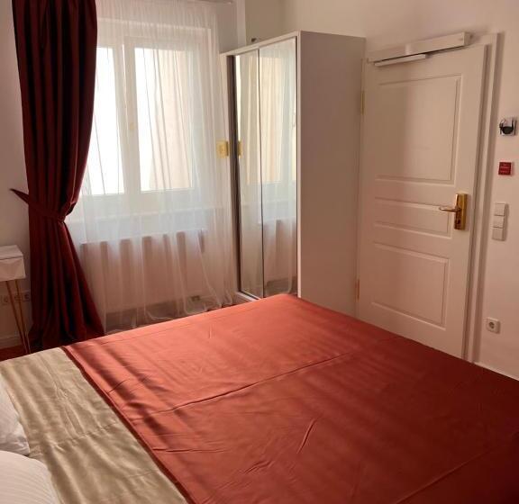 장애인을 위한 킹사이즈 침대 스탠다드 룸, Art Hotel House One