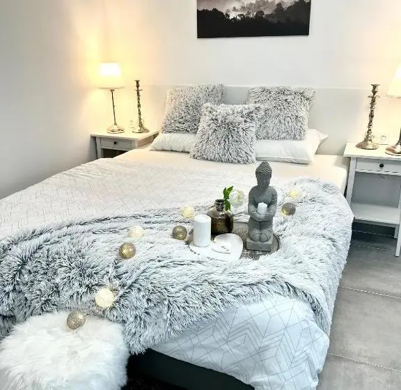 デラックススイート, Apartmány Ellie