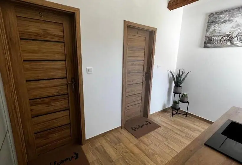 デラックストリプルルーム, Apartmány Ellie