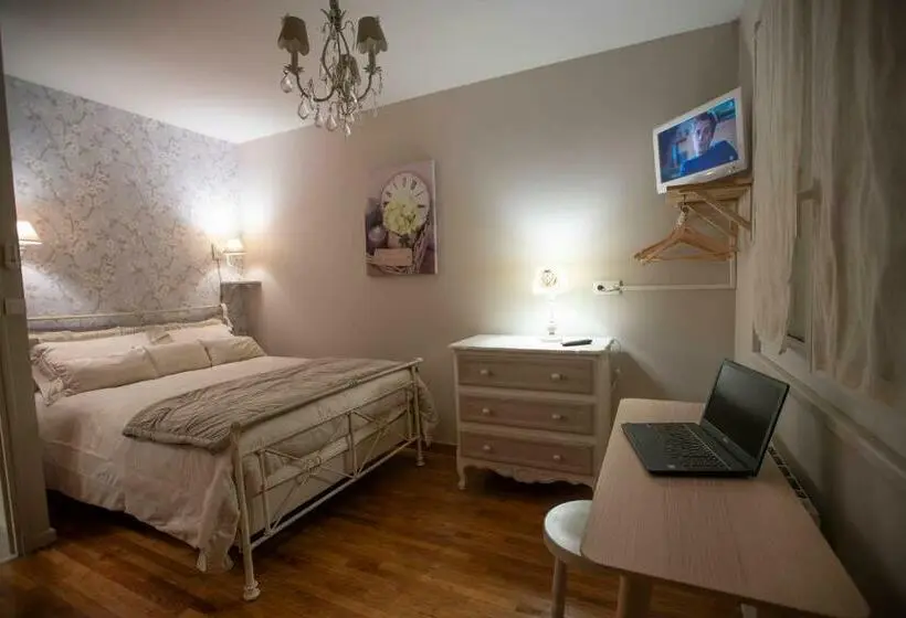 スタンダードルーム, Chambre De Charme Dans Maison D Hote Le Petit Clouet   Rochecorbon