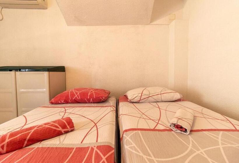 استودیوی استاندارد, Apartments Bozena