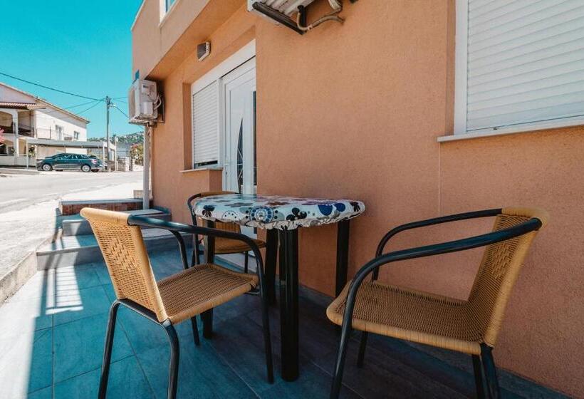 استودیوی استاندارد, Apartments Bozena