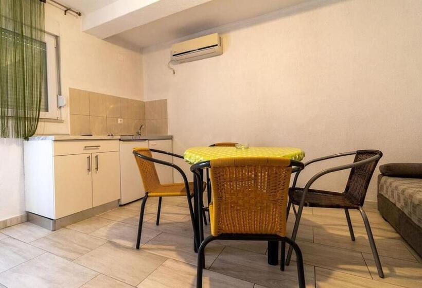 استودیو خانوادگی, Apartments Bozena