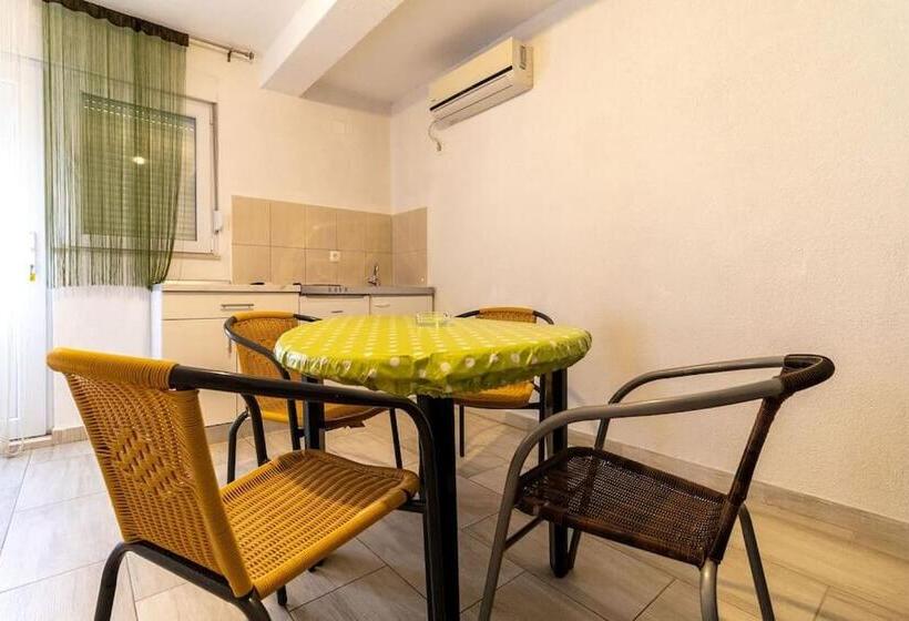 استودیو خانوادگی, Apartments Bozena