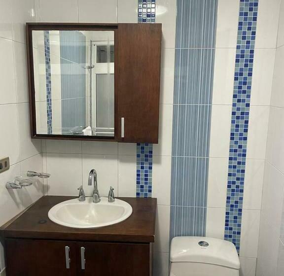 1 Sovrums Lägenhet, Hostal 1545