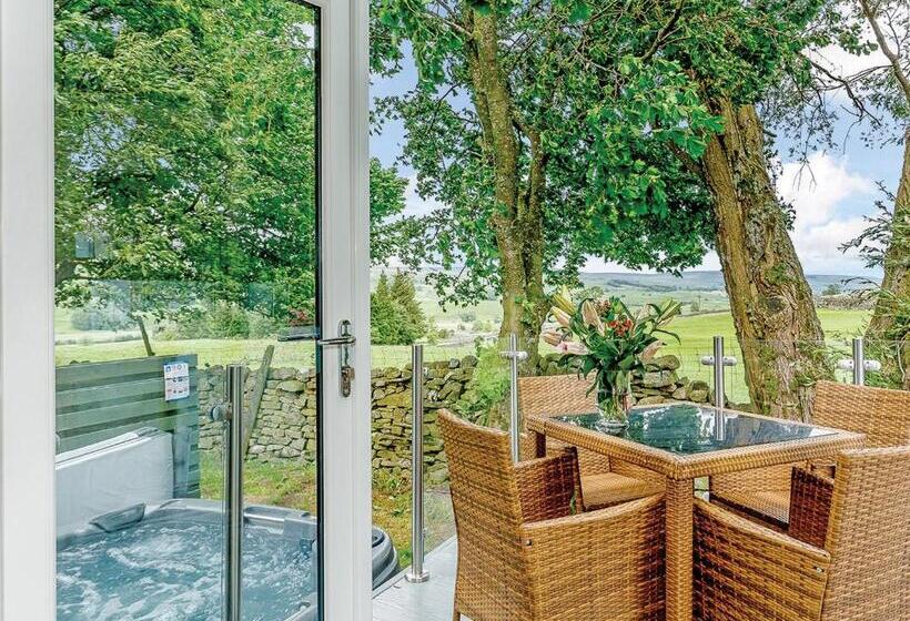 בית, 2 חדרי שינה, Bainbridge Ings