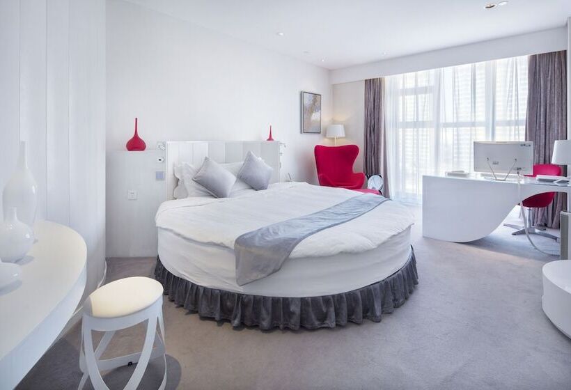 חדר דלוקס, Luoyang Christian S