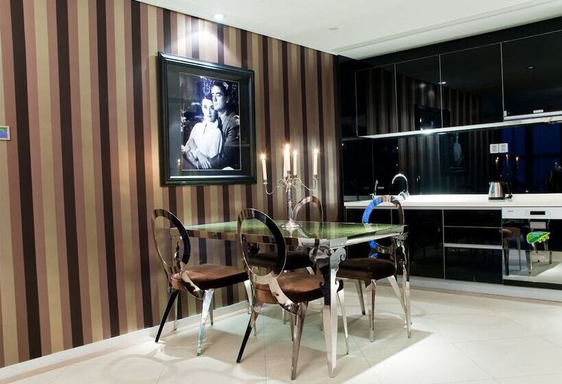 חדר דלוקס, Luoyang Christian S