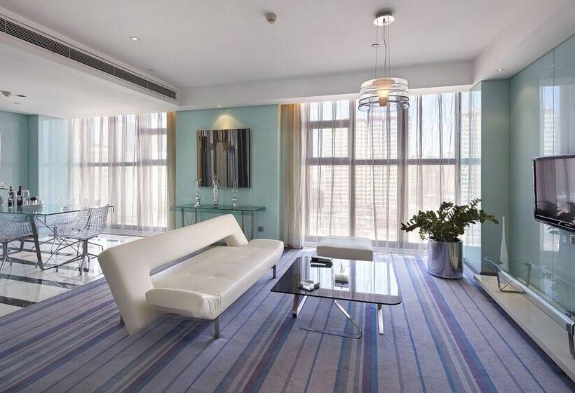 סוויטה דלוקס, Luoyang Christian S