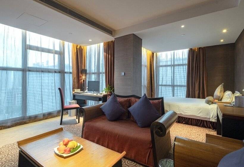 חדר משפחתי, Luoyang Christian S