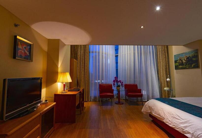 חדר משפחתי, East King Business