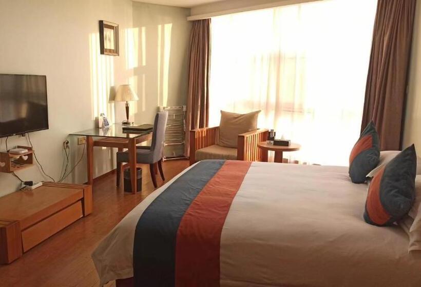 חדר משפחתי, East King Business