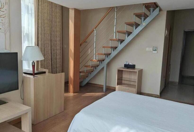 חדר משפחתי, East King Business