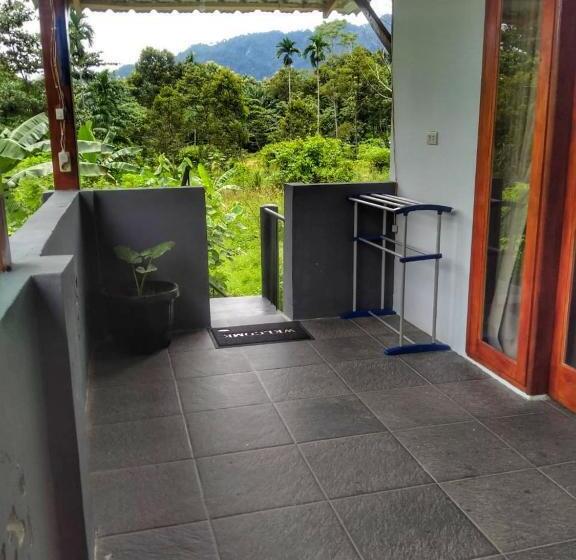 חדר סופריור עם מיטת קינג, Sumatra Orangutan Discovery Villa