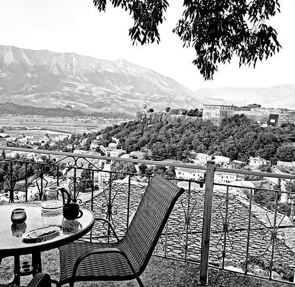 デラックストリプルルーム, Panoramic Vlachos
