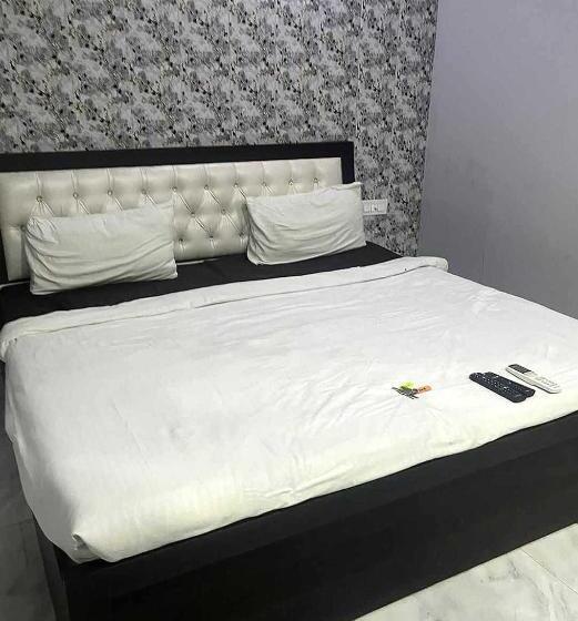 חדר קלאסי לשלושה, Spot On Hotel Rawat