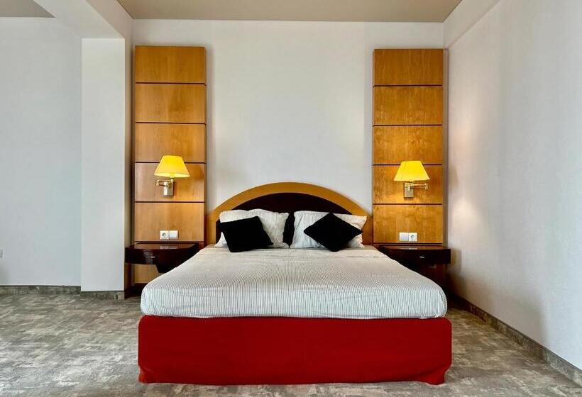 דירת חדר, Complex Popdan