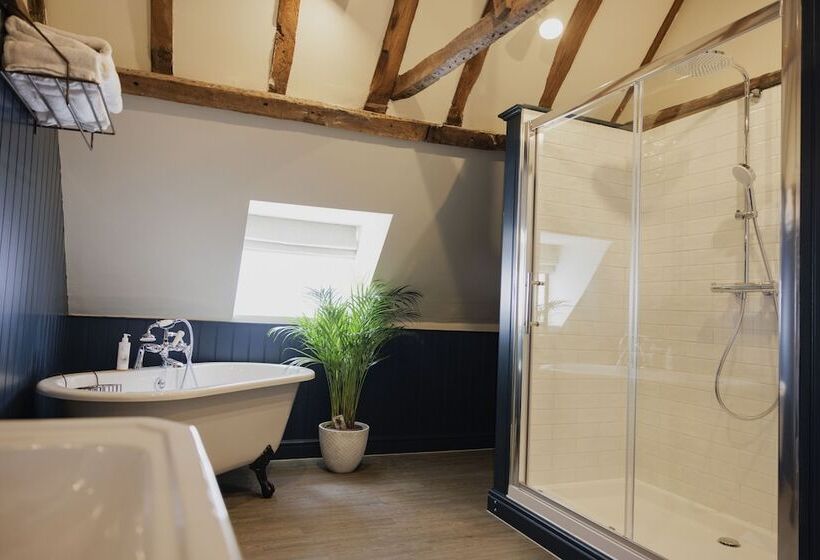 デラックスルーム, The George & Dragon