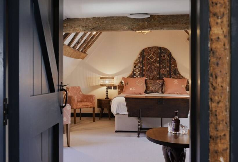 デラックスルーム, The George & Dragon