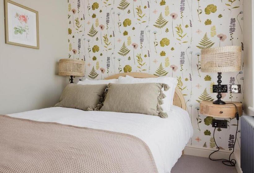 ベーシックルーム, The George & Dragon