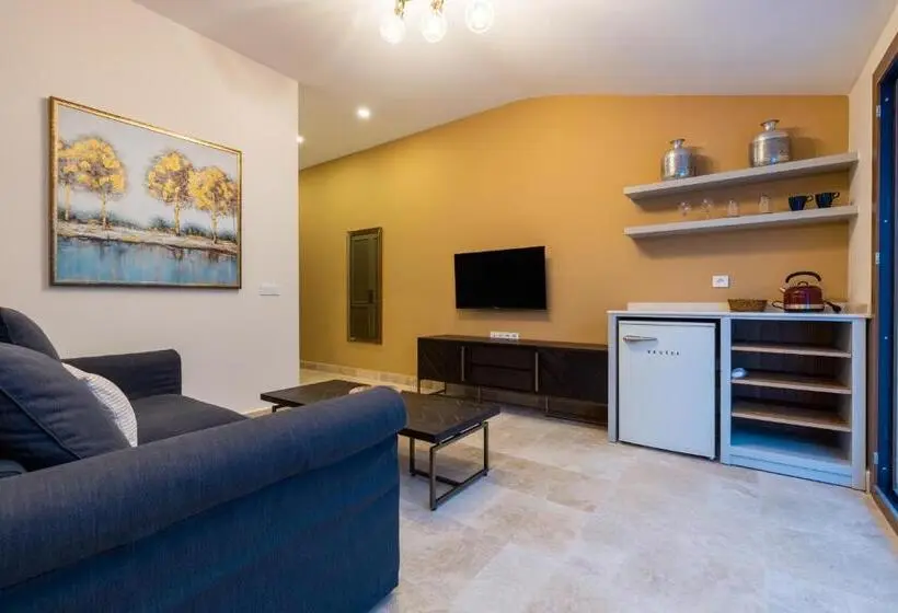 سوییت خانوادگی, Yonca Anjelika Otel