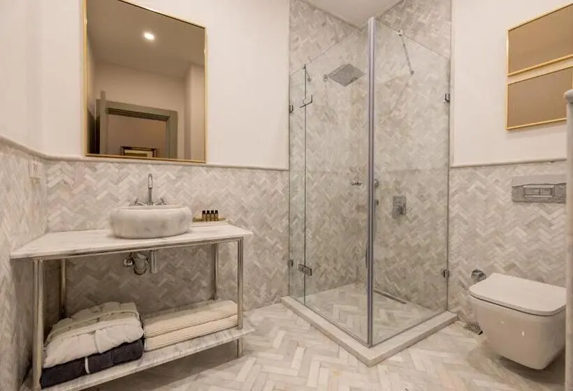 سوییت خانوادگی, Yonca Anjelika Otel