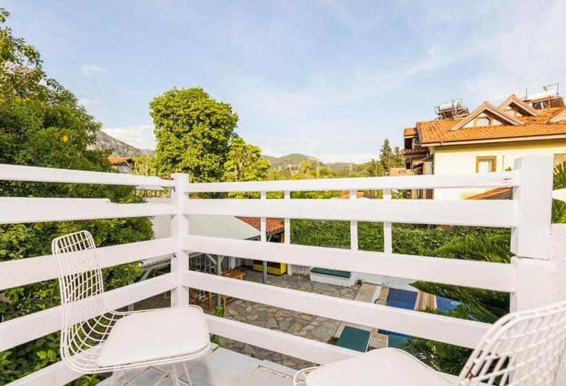 标准间带阳台, Yonca Anjelika Otel