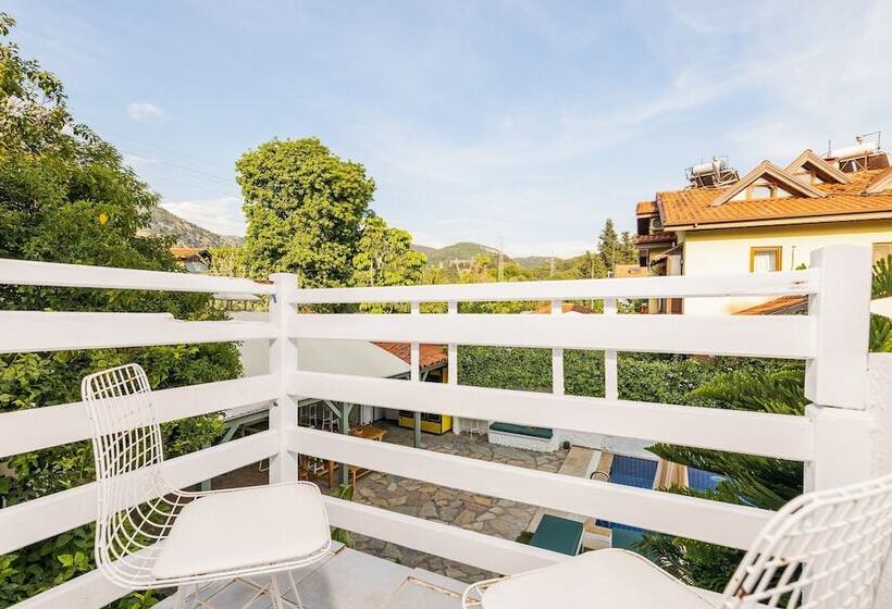 标准间带阳台, Yonca Anjelika Otel