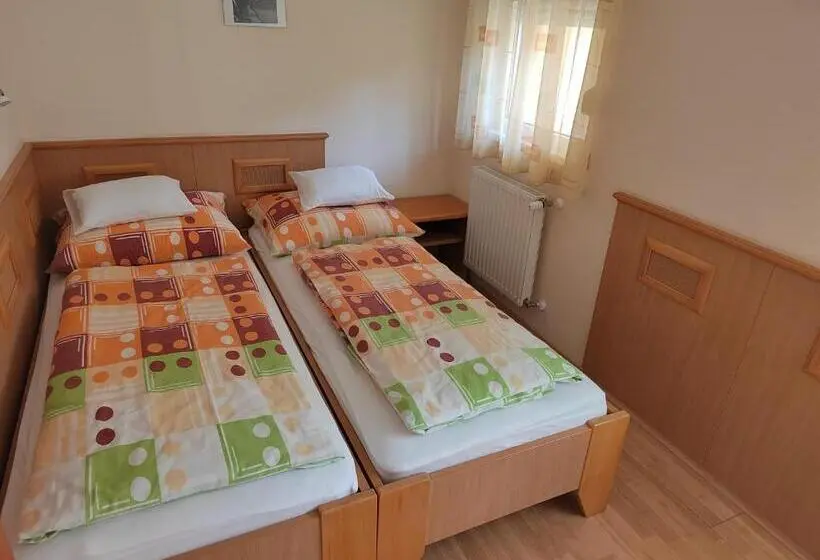 テラス付き１ベッドルームアパートメント, Garda Wellness Apartmanház
