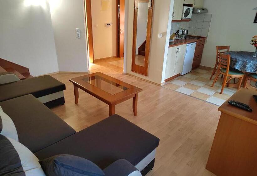 テラス付き１ベッドルームアパートメント, Garda Wellness Apartmanház