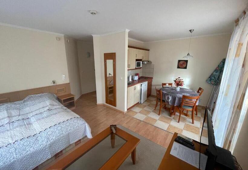 스탠다드 스튜디오 (테라스구비), Garda Wellness Apartmanház