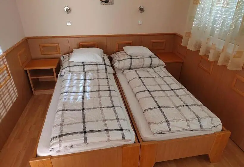 バルコニー付き１ベッドルームアパートメント, Garda Wellness Apartmanház
