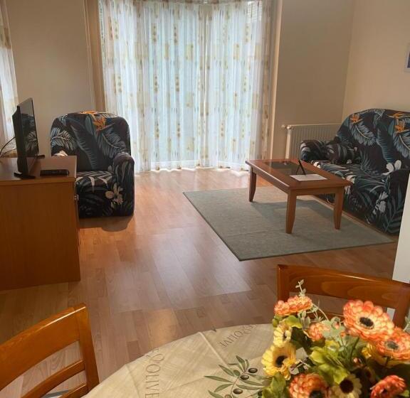 バルコニー付き１ベッドルームアパートメント, Garda Wellness Apartmanház