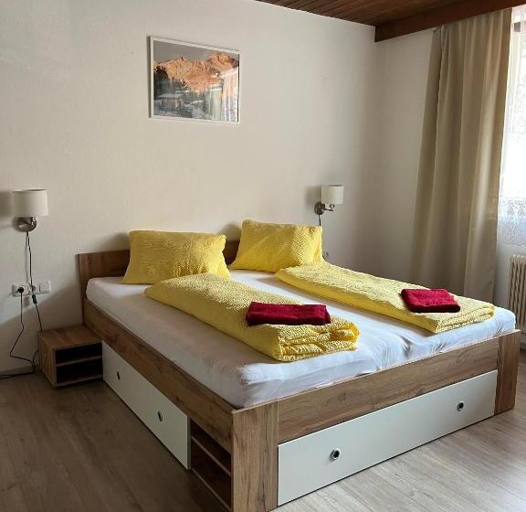 Семейный Номер, Pension Steiner, Matrei Am Brenner !!no Late Check In,no Breakfast!!