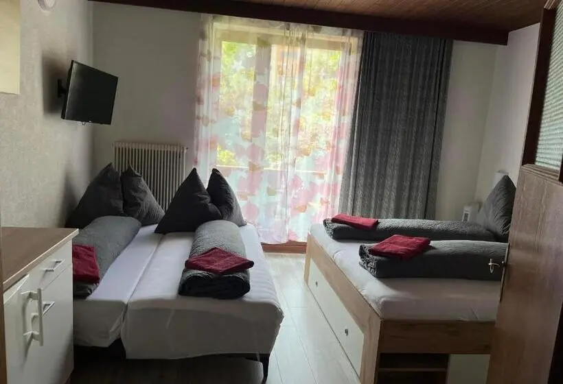 ベーシックトリプルルーム, Pension Steiner, Matrei Am Brenner !!no Late Check In,no Breakfast!!