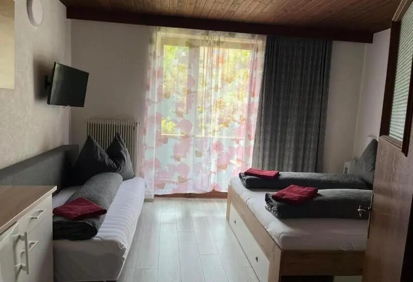 ベーシックトリプルルーム, Pension Steiner, Matrei Am Brenner !!no Late Check In,no Breakfast!!