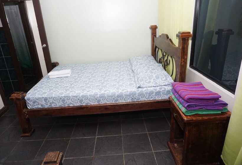 غرفة عائلية, El Tucan Alajuela